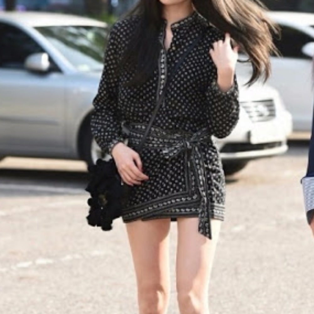 Blouse and skirt set